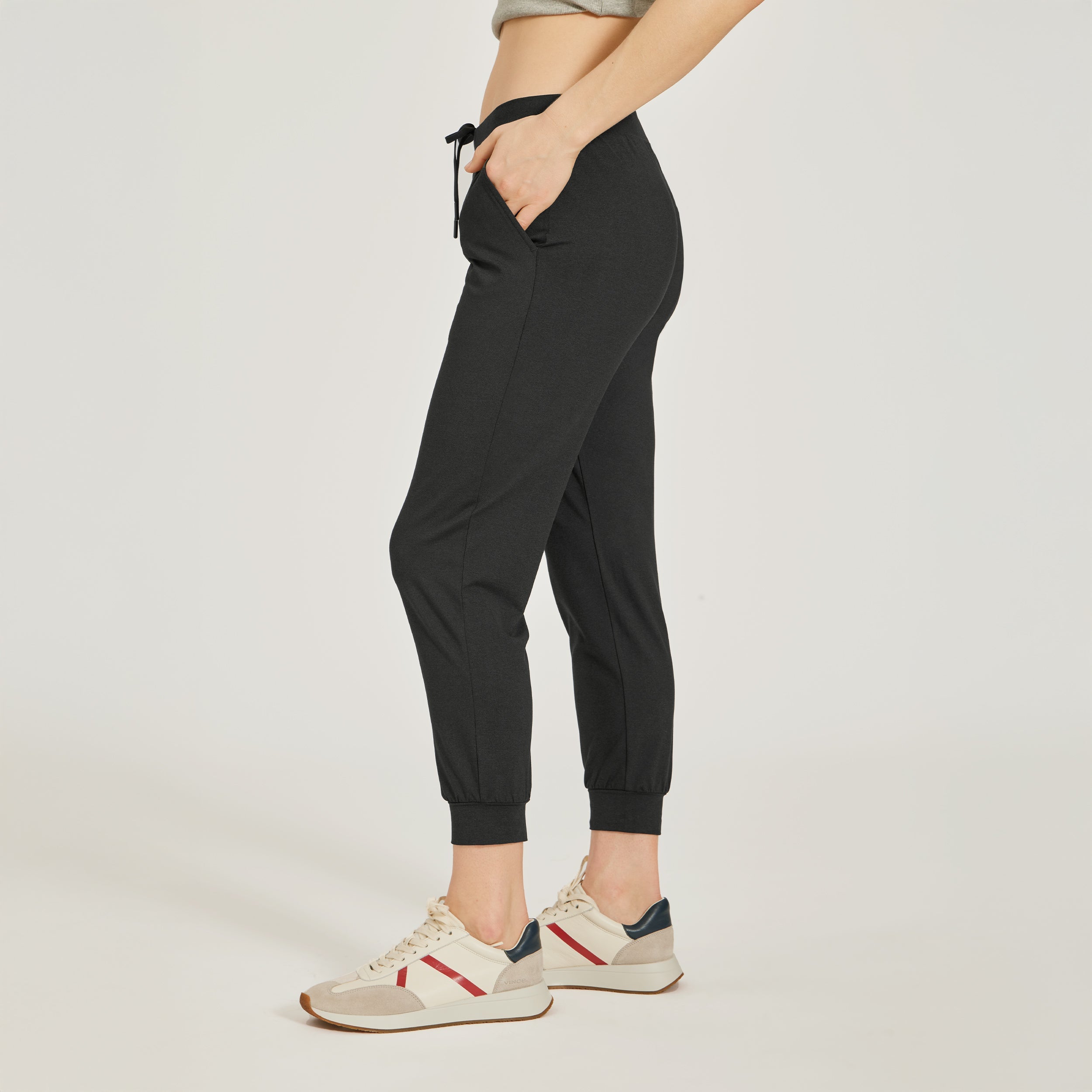 Cropped Performance Jogger
